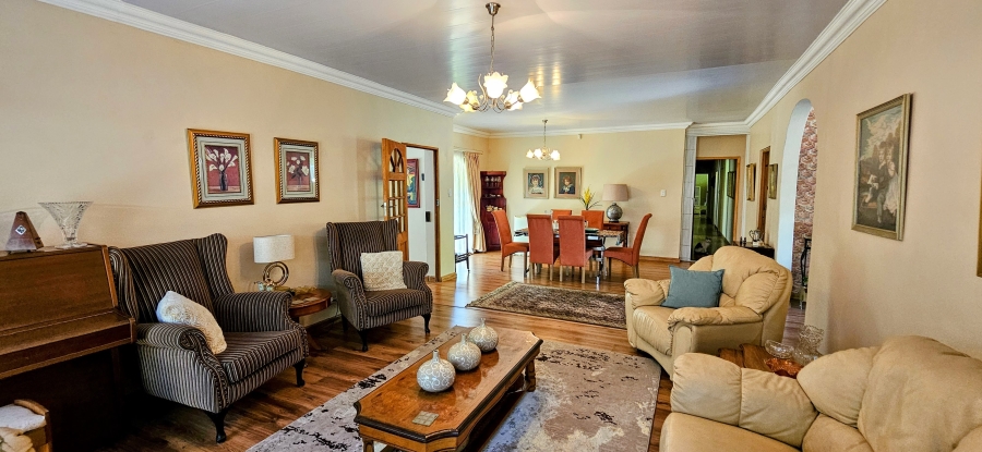 4 Bedroom Property for Sale in Three Rivers Proper Gauteng