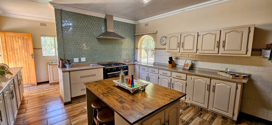 4 Bedroom Property for Sale in Three Rivers Proper Gauteng