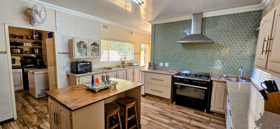 4 Bedroom Property for Sale in Three Rivers Proper Gauteng