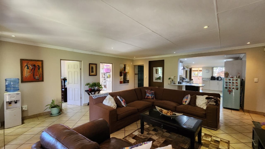 3 Bedroom Property for Sale in Zwavelpoort Gauteng