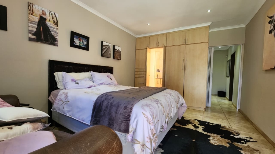 3 Bedroom Property for Sale in Zwavelpoort Gauteng