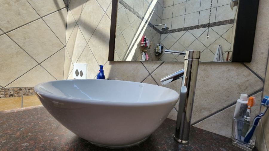 3 Bedroom Property for Sale in Zwavelpoort Gauteng