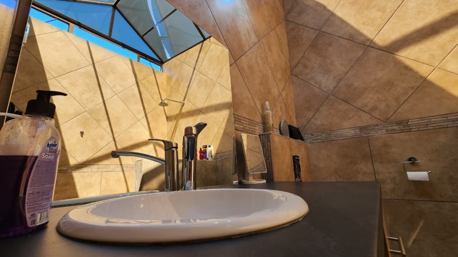 3 Bedroom Property for Sale in Zwavelpoort Gauteng