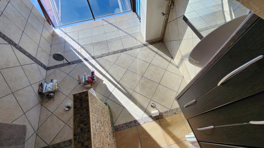 3 Bedroom Property for Sale in Zwavelpoort Gauteng