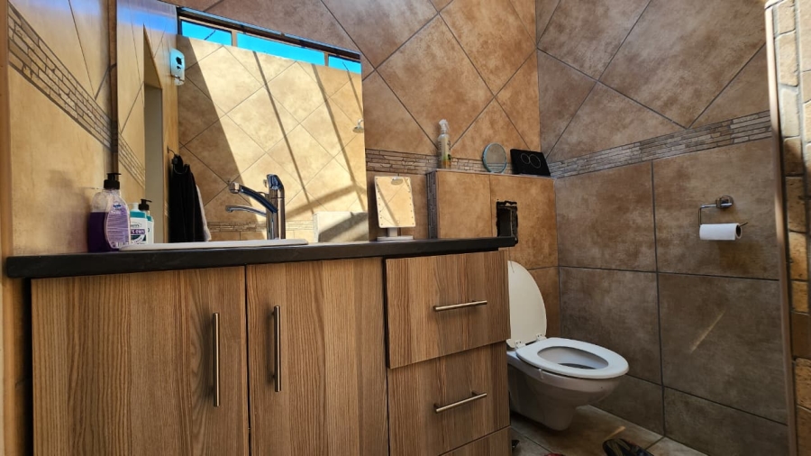 3 Bedroom Property for Sale in Zwavelpoort Gauteng