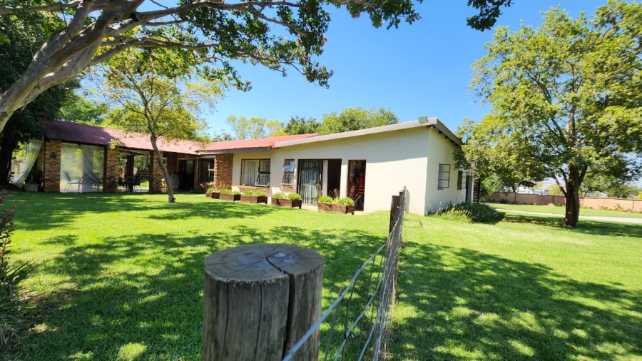 3 Bedroom Property for Sale in Zwavelpoort Gauteng