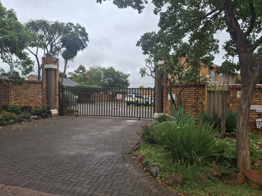 2 Bedroom Property for Sale in Garsfontein Gauteng