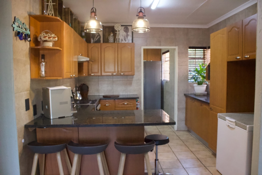 3 Bedroom Property for Sale in Glen Marais Gauteng