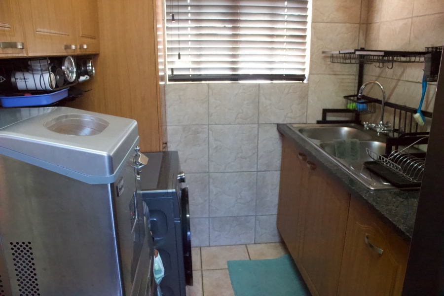 3 Bedroom Property for Sale in Glen Marais Gauteng