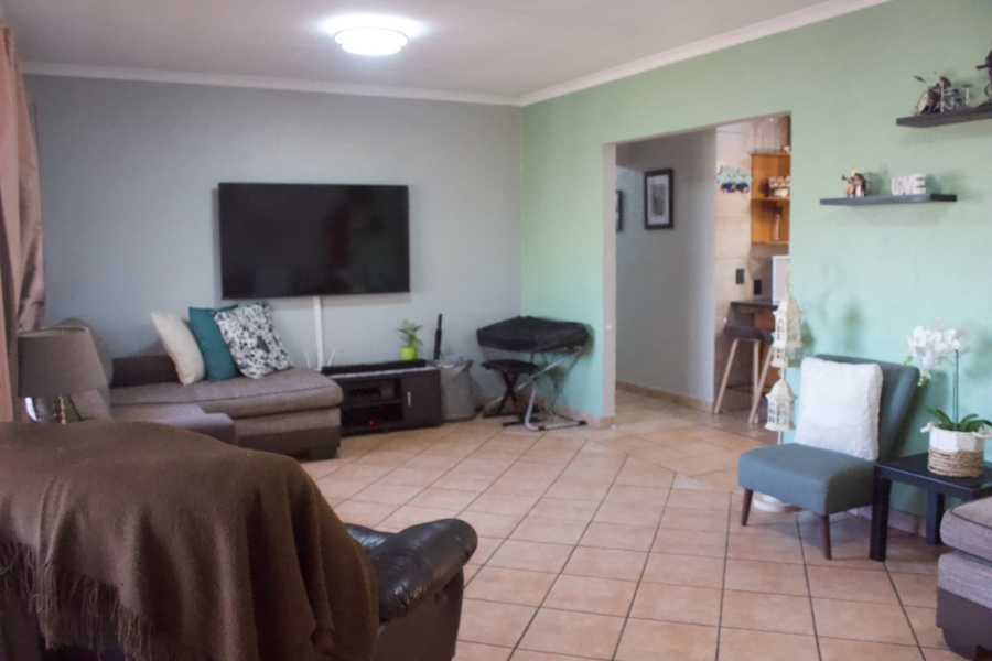 3 Bedroom Property for Sale in Glen Marais Gauteng
