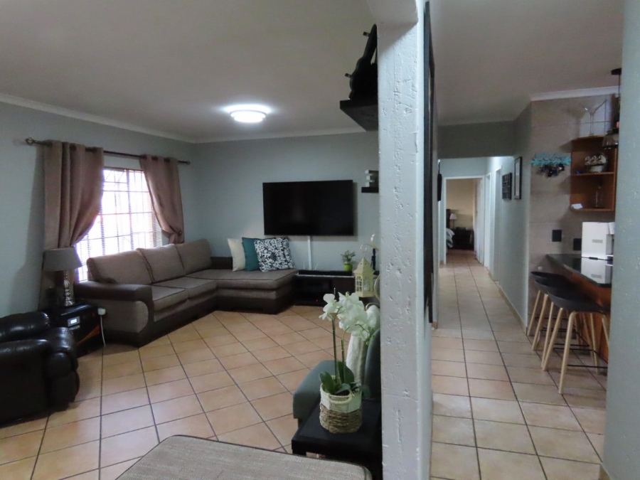 3 Bedroom Property for Sale in Glen Marais Gauteng