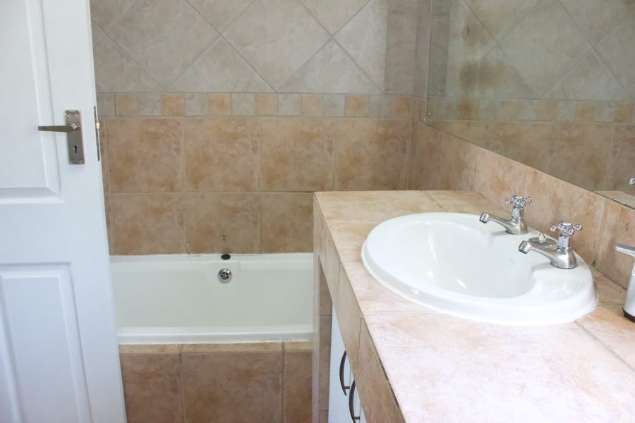 3 Bedroom Property for Sale in Glen Marais Gauteng