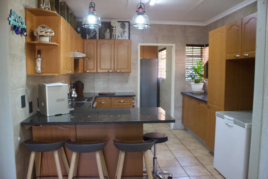 3 Bedroom Property for Sale in Glen Marais Gauteng
