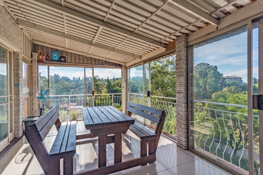 4 Bedroom Property for Sale in Helderkruin Gauteng