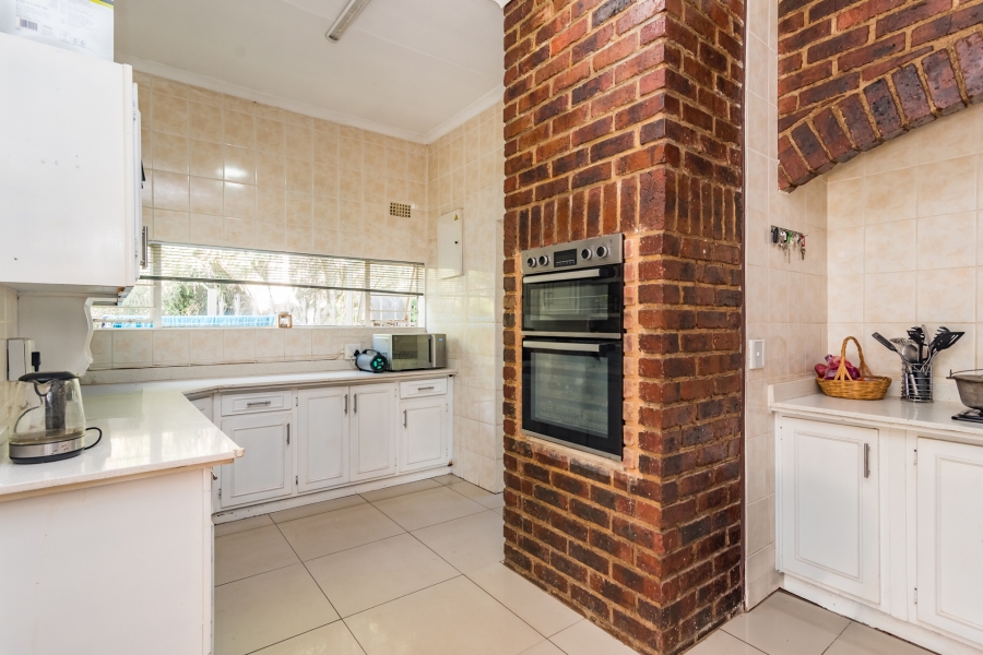 4 Bedroom Property for Sale in Helderkruin Gauteng