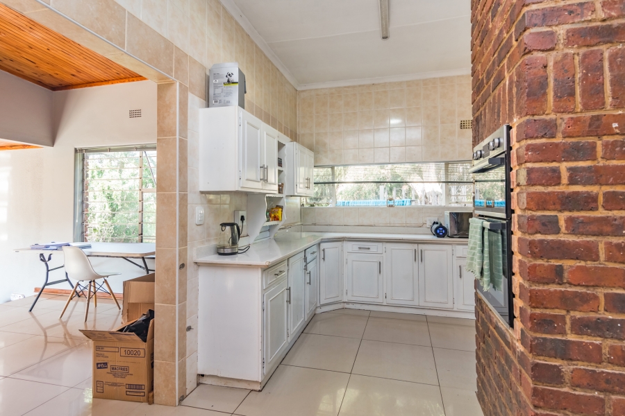 4 Bedroom Property for Sale in Helderkruin Gauteng