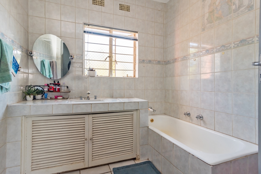 4 Bedroom Property for Sale in Helderkruin Gauteng