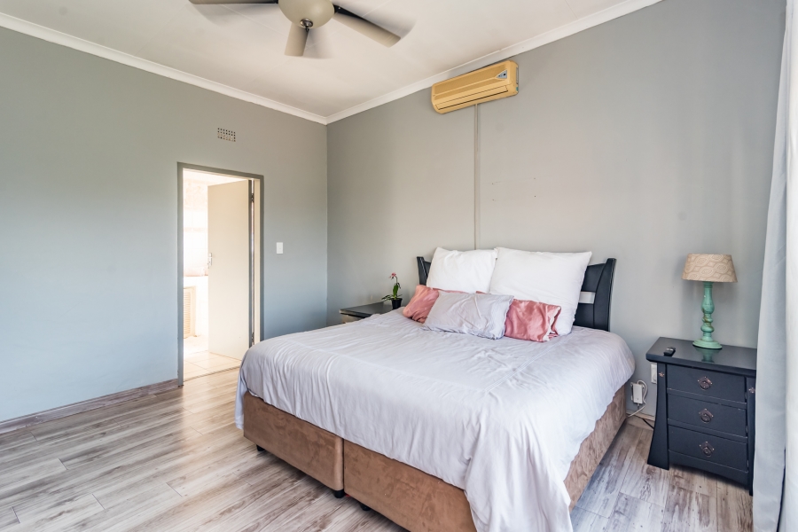 4 Bedroom Property for Sale in Helderkruin Gauteng