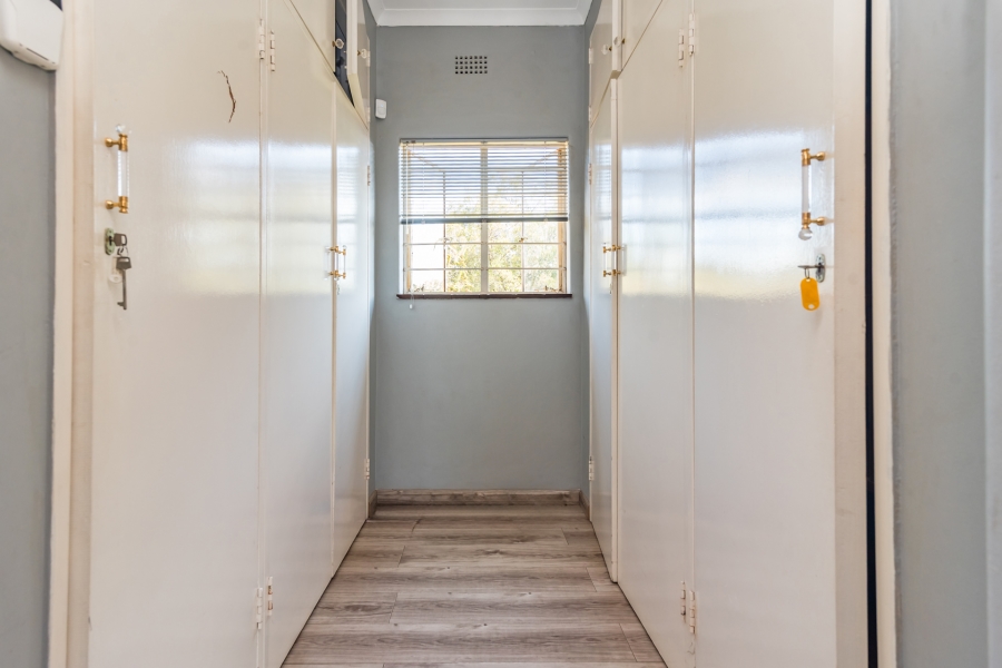 4 Bedroom Property for Sale in Helderkruin Gauteng