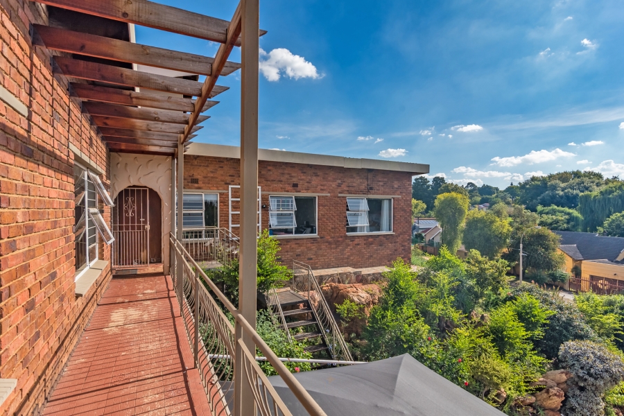 4 Bedroom Property for Sale in Helderkruin Gauteng