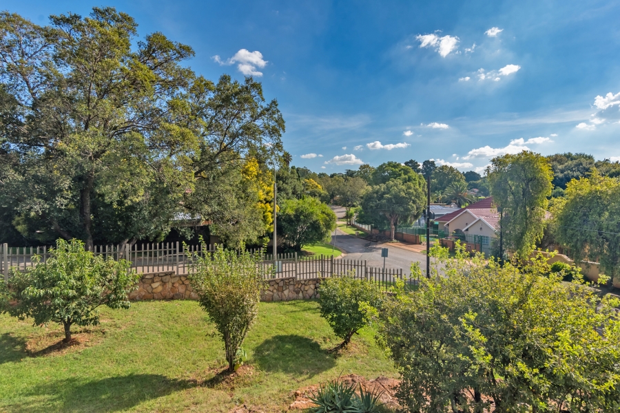 4 Bedroom Property for Sale in Helderkruin Gauteng