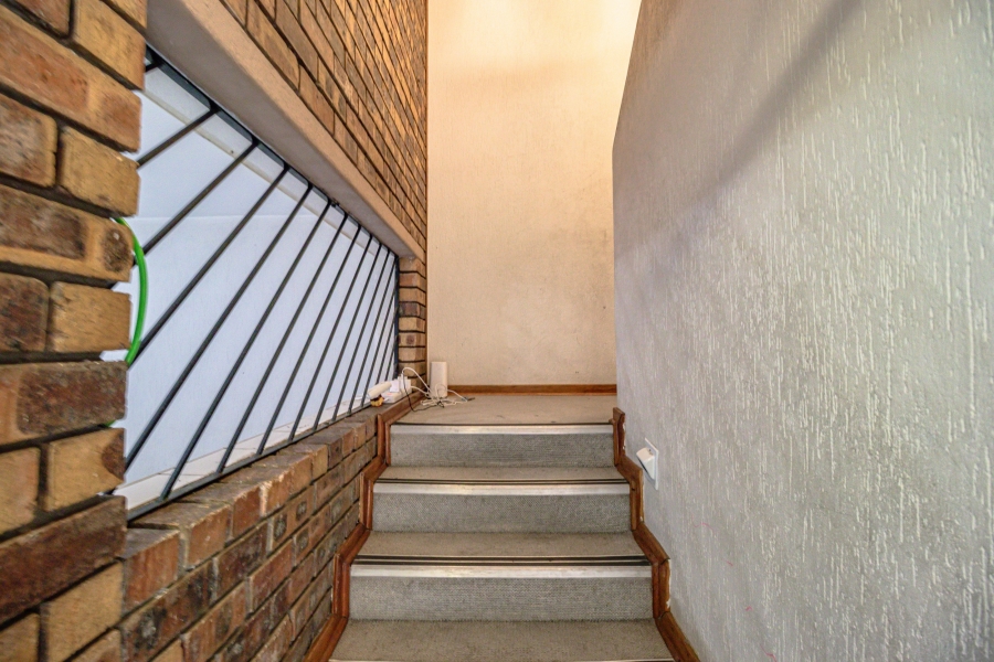 3 Bedroom Property for Sale in Buccleuch Gauteng