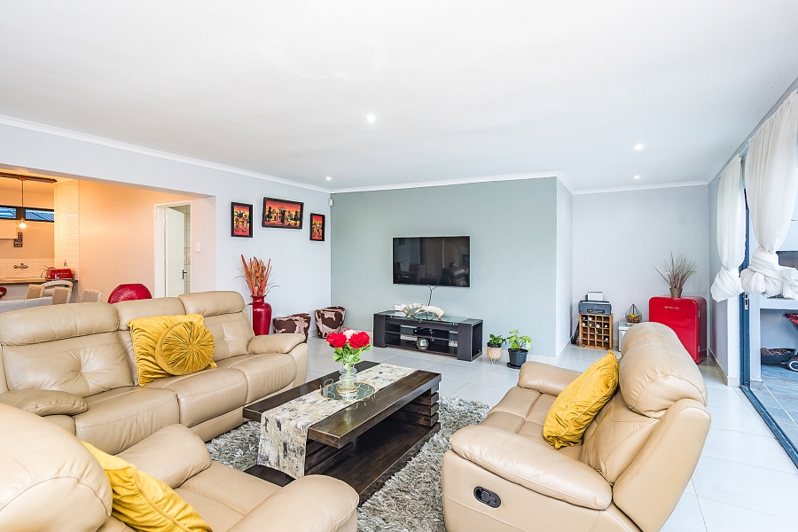 3 Bedroom Property for Sale in Noordheuwel Gauteng