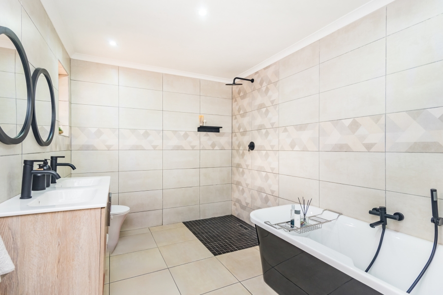 3 Bedroom Property for Sale in Noordheuwel Gauteng