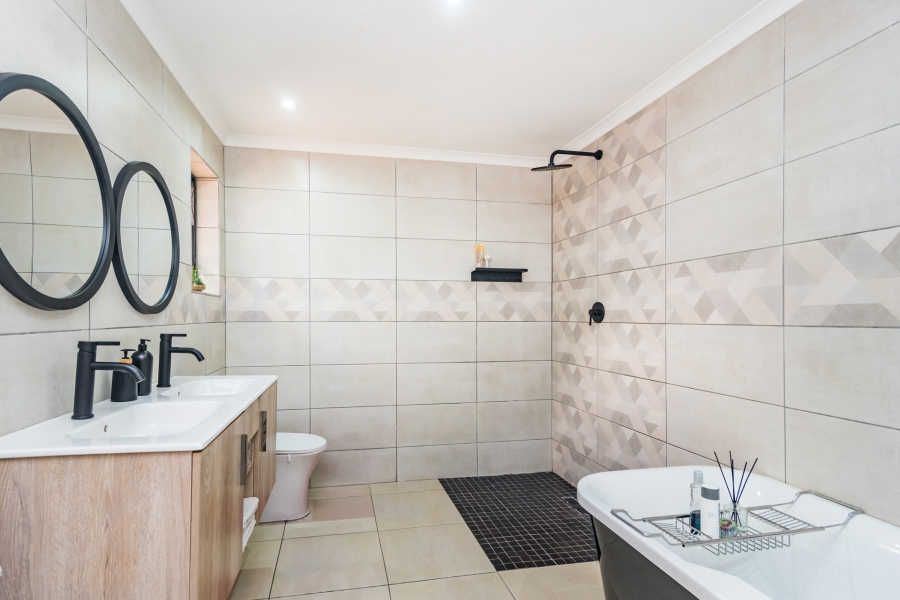 3 Bedroom Property for Sale in Noordheuwel Gauteng