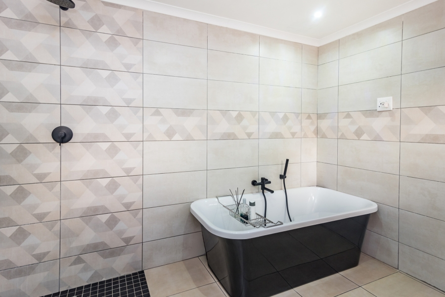 3 Bedroom Property for Sale in Noordheuwel Gauteng