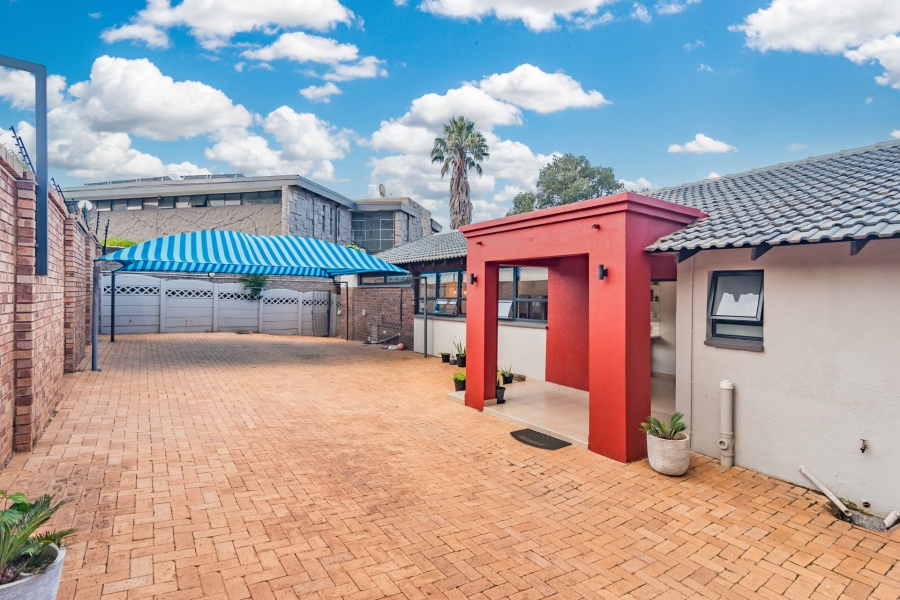 3 Bedroom Property for Sale in Noordheuwel Gauteng