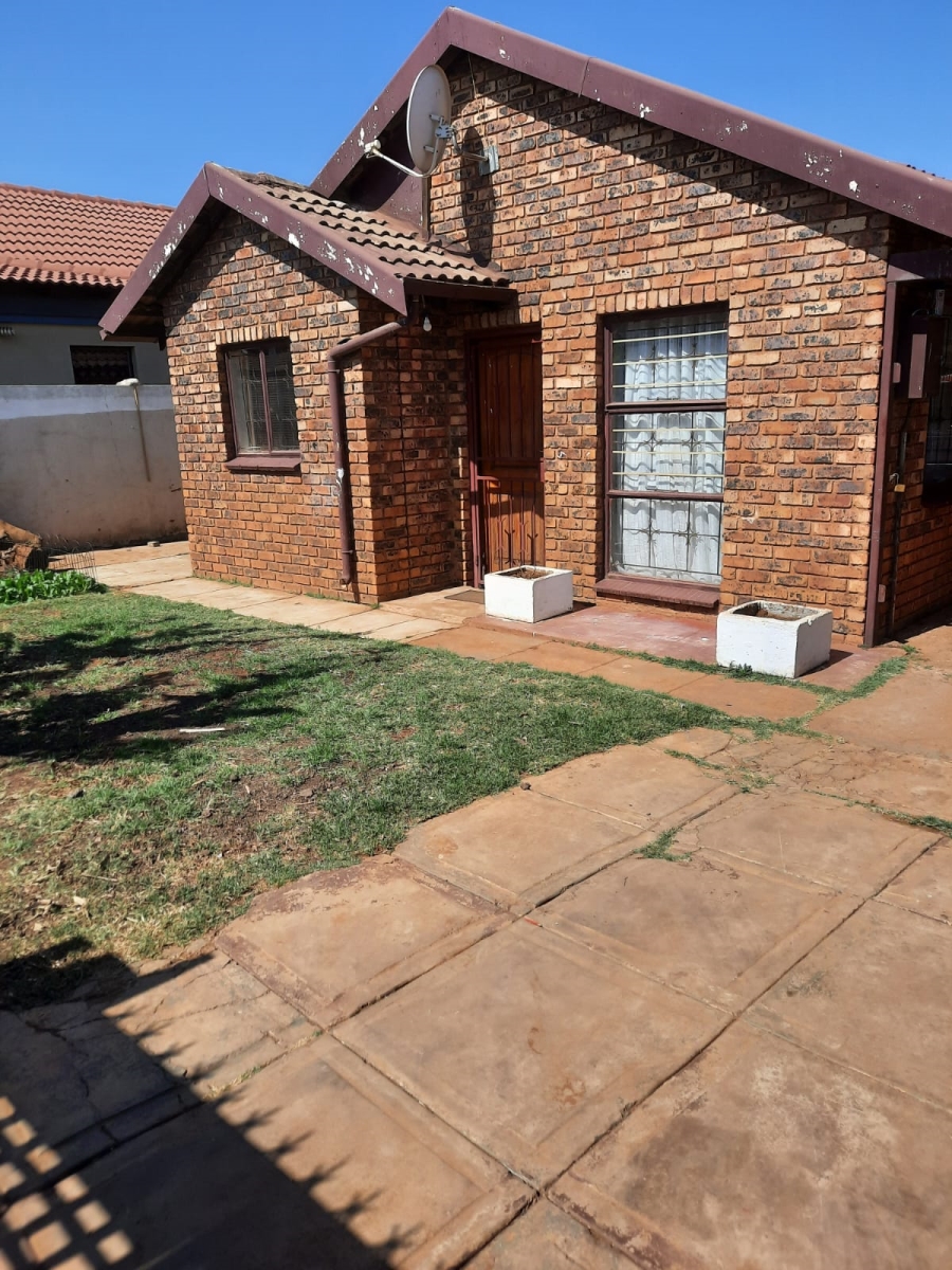 2 Bedroom Property for Sale in Soshanguve East Gauteng