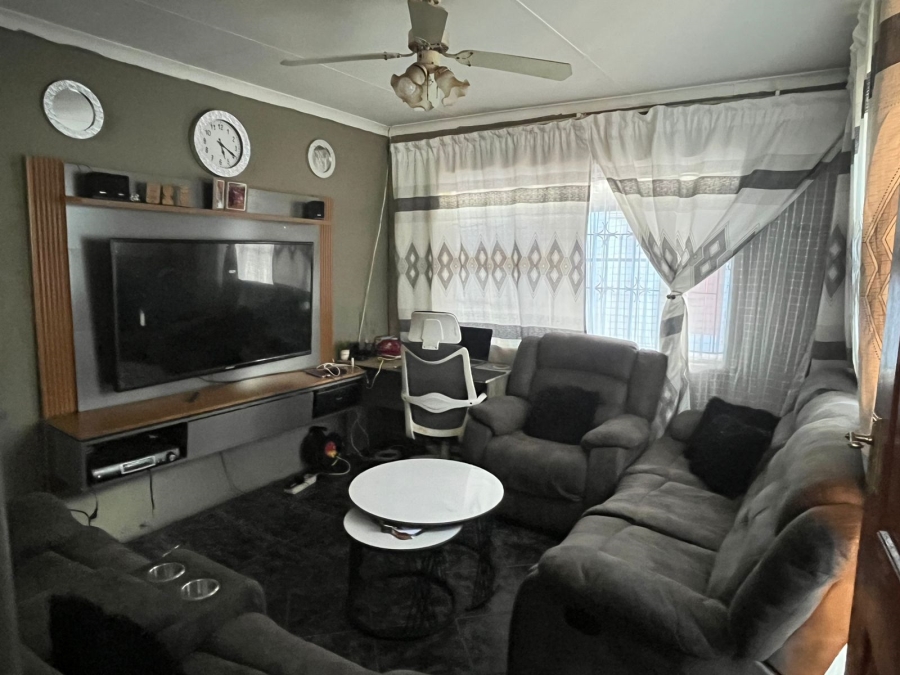 2 Bedroom Property for Sale in Soshanguve East Gauteng