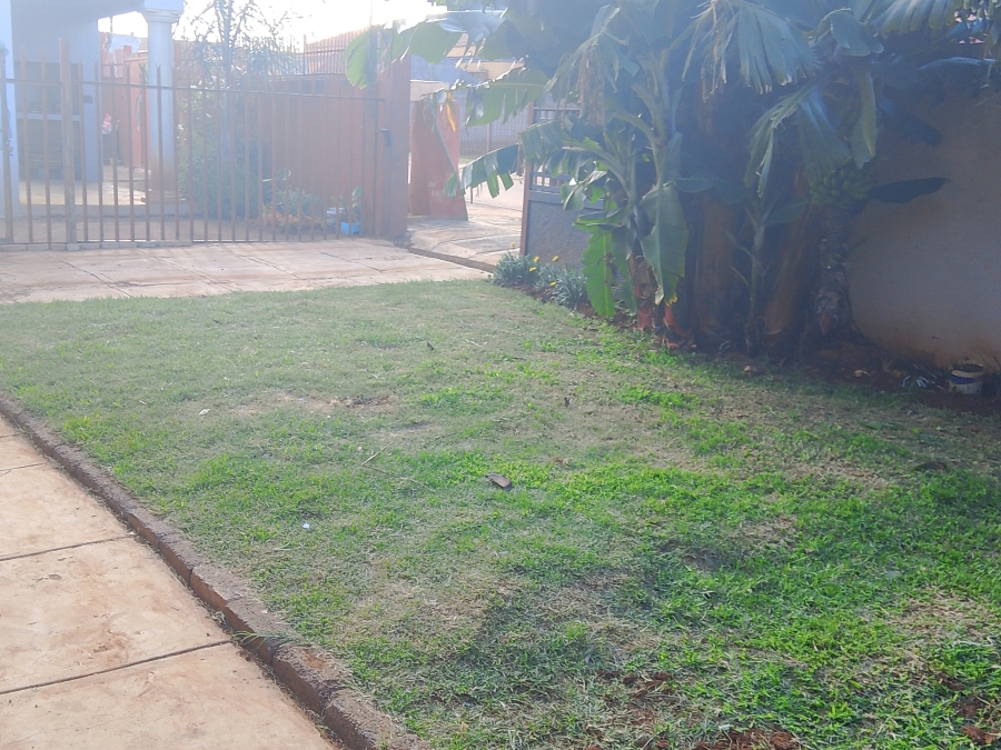 2 Bedroom Property for Sale in Soshanguve East Gauteng