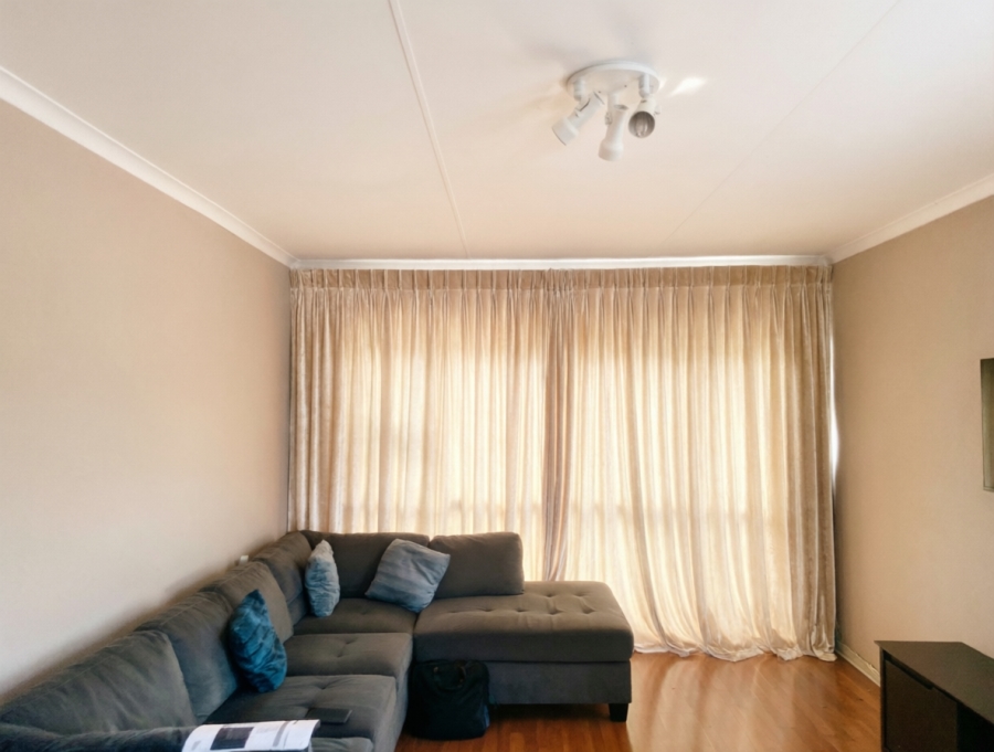 2 Bedroom Property for Sale in Buccleuch Gauteng