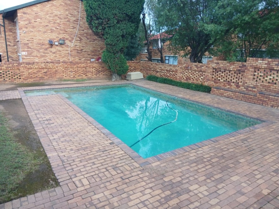 2 Bedroom Property for Sale in Buccleuch Gauteng