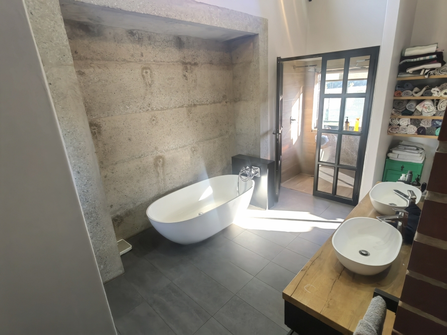 4 Bedroom Property for Sale in Overkruin Gauteng