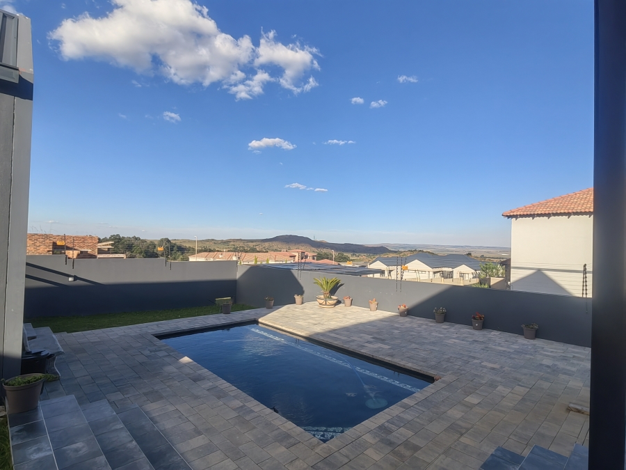 4 Bedroom Property for Sale in Overkruin Gauteng