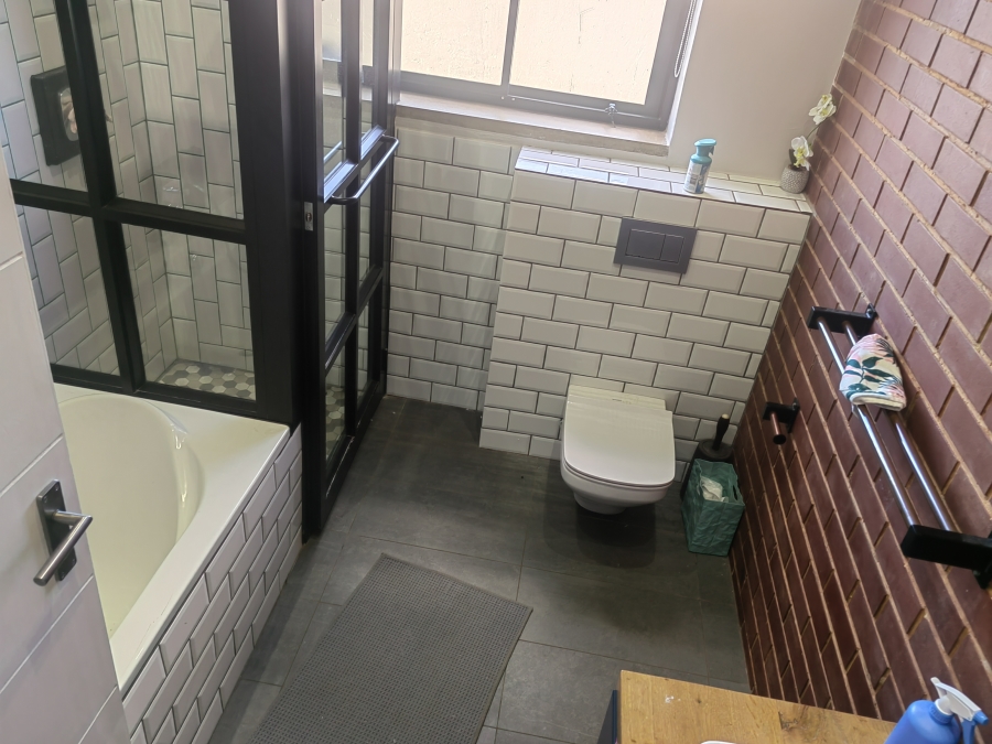 4 Bedroom Property for Sale in Overkruin Gauteng