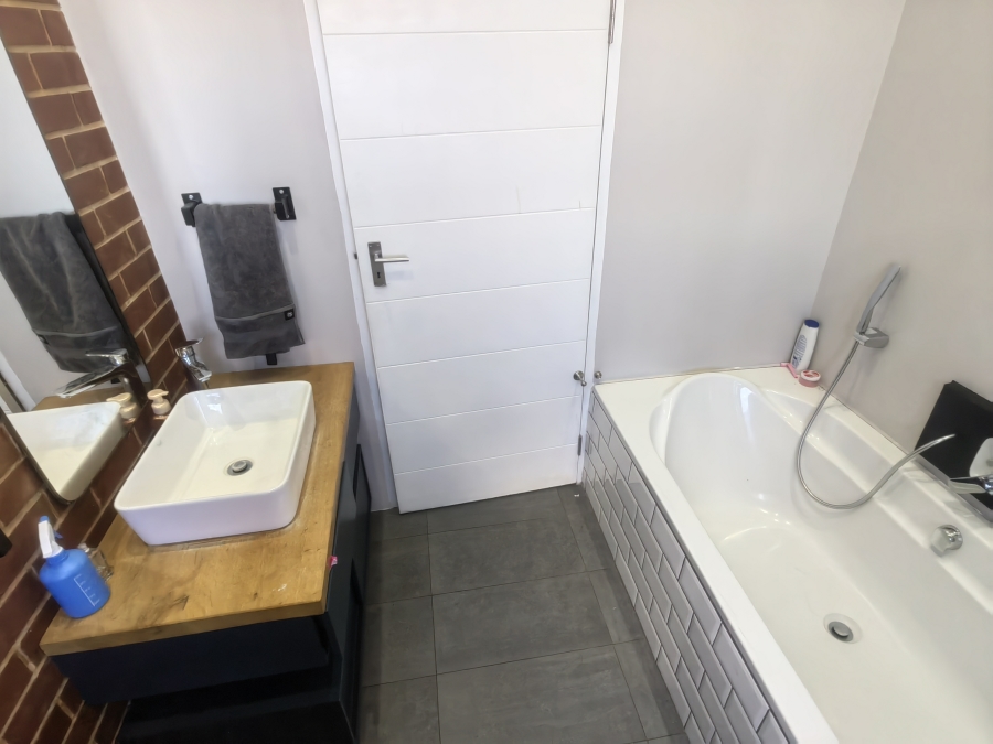 4 Bedroom Property for Sale in Overkruin Gauteng