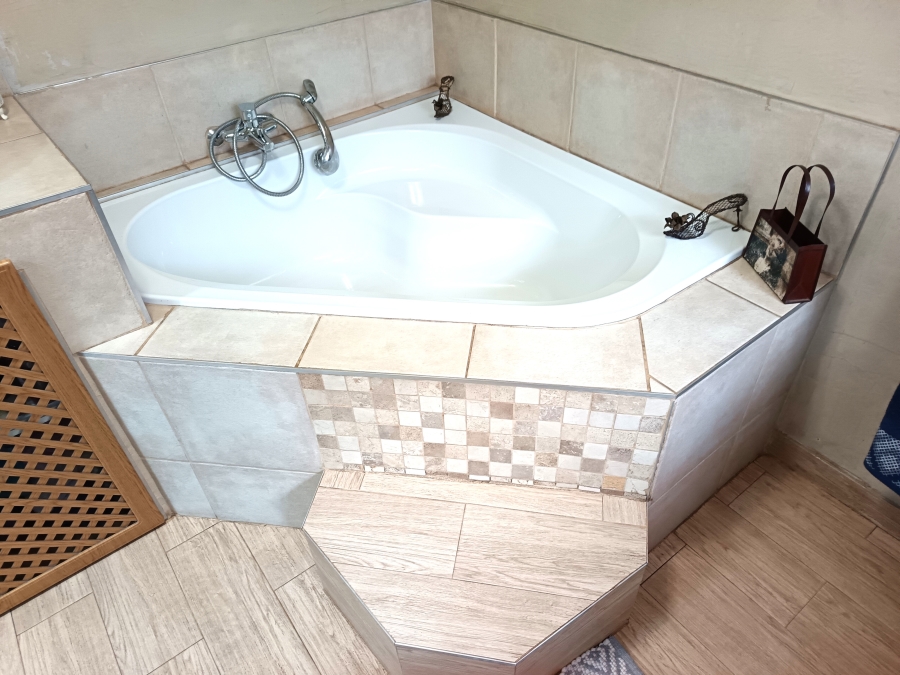 3 Bedroom Property for Sale in Kenleaf Gauteng