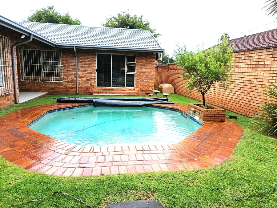 3 Bedroom Property for Sale in Kenleaf Gauteng