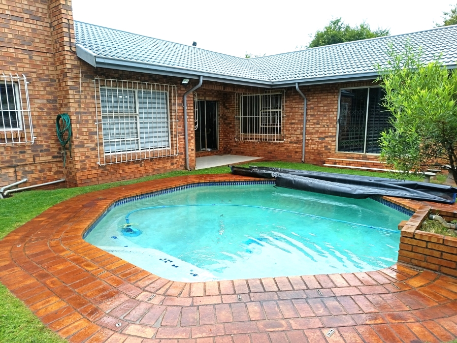 3 Bedroom Property for Sale in Kenleaf Gauteng