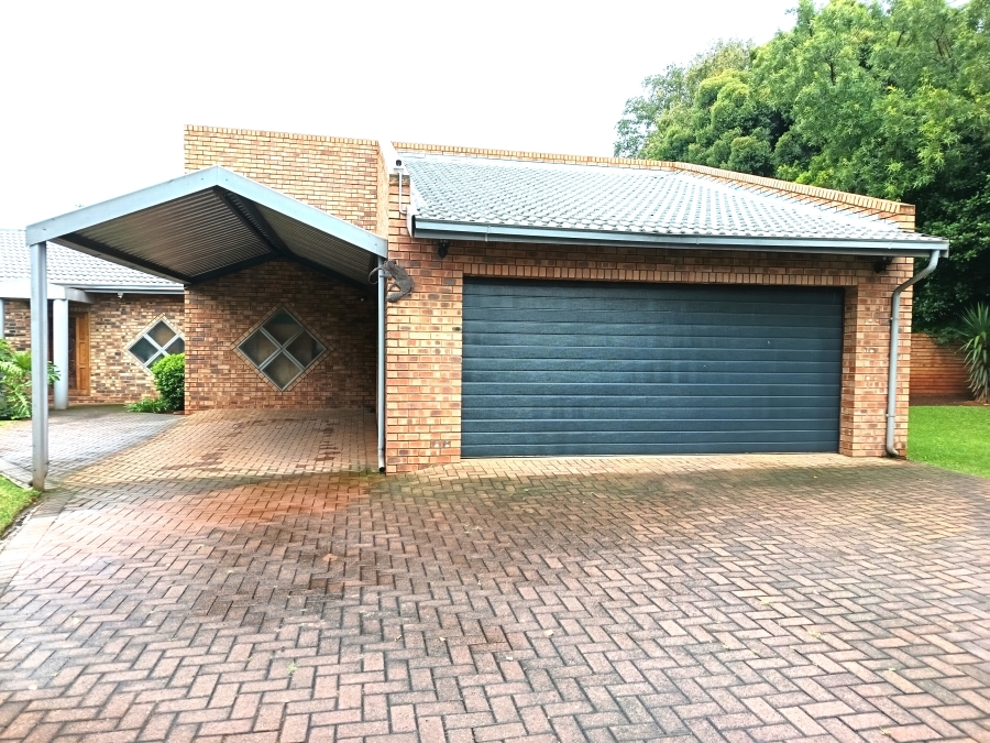 3 Bedroom Property for Sale in Kenleaf Gauteng