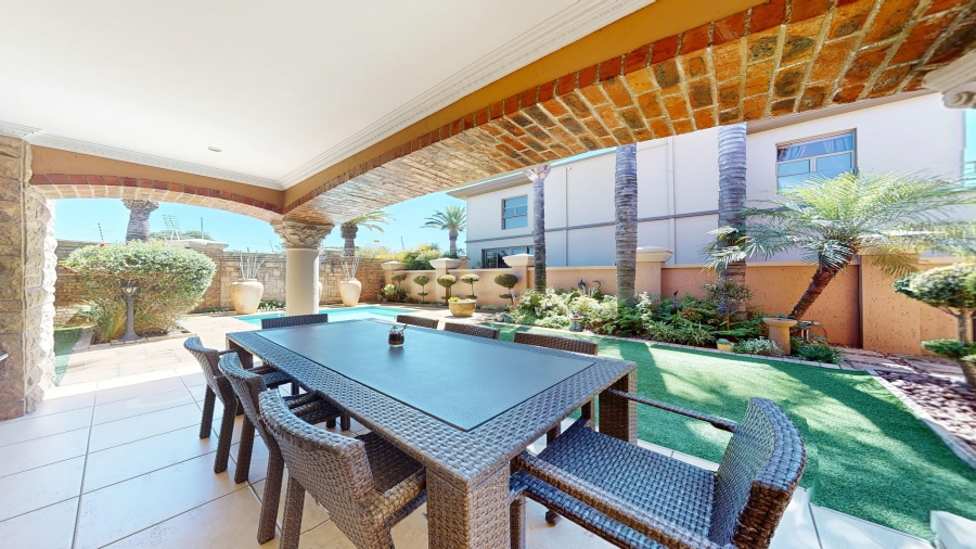 5 Bedroom Property for Sale in Beyers Park Gauteng