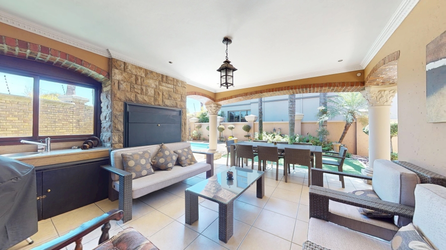 5 Bedroom Property for Sale in Beyers Park Gauteng