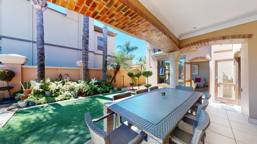 5 Bedroom Property for Sale in Beyers Park Gauteng