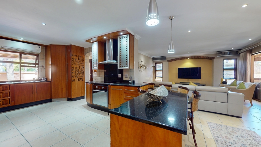 5 Bedroom Property for Sale in Beyers Park Gauteng