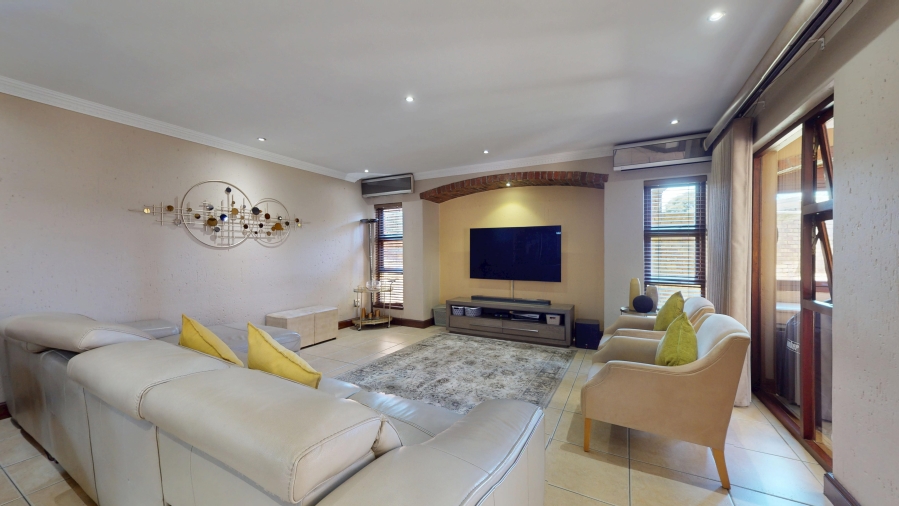 5 Bedroom Property for Sale in Beyers Park Gauteng