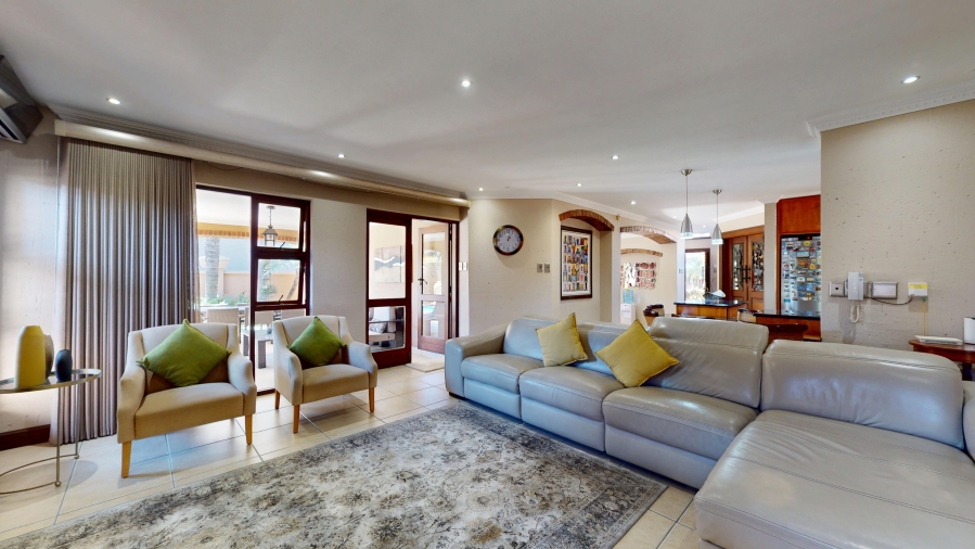 5 Bedroom Property for Sale in Beyers Park Gauteng